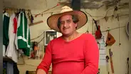 ¿Qué fue de Roberto Esquivel, el mexicano cuyo pene mide 48 cm y le impide caminar y trabajar?