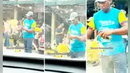 Joven va a comprar flores amarillas naturales y descubre a vendedor pintándolas con spray