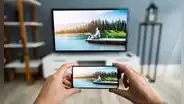 ¿Cómo conectar tu teléfono a un televisor que no es ‘smart’ y reproducir tus videos?
