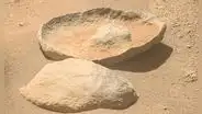 El rover Perseverance halla en Marte una extraña roca en forma de sombrero