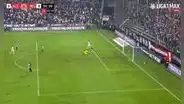 ¡El palo salva a Alianza Lima! Da Silva realizó gran jugada individual, pero su remate dio en el poste