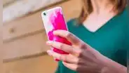 ¿Por qué no es recomendable que pintes tu teléfono con esmalte, spray u otros materiales?