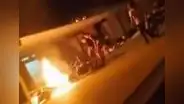 Ciudadanos enfrentan a prestamistas ‘gota a gota’ y queman sus motos en Iquitos