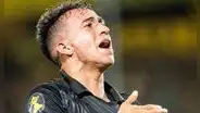 Peñarol remontó y ganó 2-1 a Defensor Sporting: es líder del Clausura del Campeonato Uruguayo