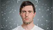 ¿Qué es PimEyes y cómo puede encontrar todas las fotos subidas a internet en las que sales?