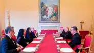 Dina Boluarte se tomó fotografía con el papa Francisco, pero no habrían tenido una reunión