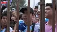 Peruanos que esperan a Argentina en las afueras del hotel desean que Perú pierda: "Somos de Messi"