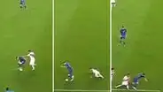 La jugada viral de Messi 'rompiéndole la cintura' a Yotún que ha dado la vuelta al mundo