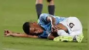 Grimaldo acabó en muletas tras jugar un amistoso con Cristal luego del Perú vs. Argentina