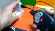 ¿Qué sucede si conectas un mouse al cargador del celular y lo enchufas a la corriente?