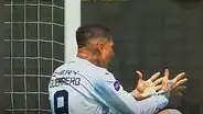 Paolo Guerrero no se contuvo y soltó un fuerte grito de frustración al fallar un claro gol con LDU Quito