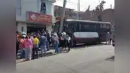 Arequipa: bus choca con poste y deja 53 personas heridas