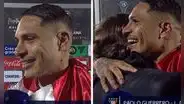 DT de LDU irrumpe en entrevista para darle emotivo abrazo a Guerrero tras ganar Sudamericana