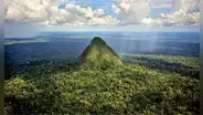 ¿Una antigua pirámide en medio de la selva de Perú? Este es el misterio detrás del cerro 'El Cono'
