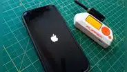 ¿Tu iPhone tiene iOS 17? El Flipper Zero, el tamagotchi de los hackers, puede bloquearlo
