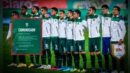 Bolivia desconvocó a 2 jugadores del extranjero para el duelo ante Perú por curiosas razones