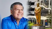UCV devela estatua dorada en tamaño real de César Acuña y usuarios reaccionan: "Plata como cancha"