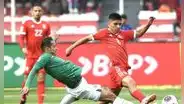 Yoshimar Yotún no dejó que Piero Quispe declare a la prensa tras derrota de Perú ante Bolivia