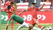 Yoshimar Yotún no dejó que Piero Quispe declare a la prensa tras derrota de Perú ante Bolivia
