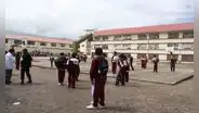 'El Barbero', el escolar que aprovecha el recreo para cortar cabello de sus compañeros en Huancayo