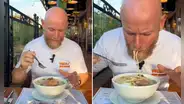 Extranjero usa tenedor para comer fideos de CALDO DE GALLINA y usuarios reaccionan: “Con la cuchara, mano”