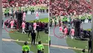 Sergio Peña se molestó por no jugar con la selección peruana y casi termina lastimando a una persona