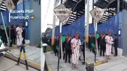 Joven muestra su identidad y acude con traje de gala de la selva a postular a la Policía Nacional
