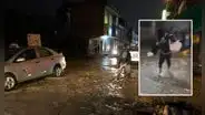 Carga en brazos a enamorada y cruza pista inundada por lluvia en Huancayo: “Yo quiero ser esa mujer”