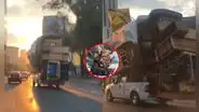 Auto asombra al transportar una gran cantidad de muebles y en redes dicen: “El castillo vagabundo”