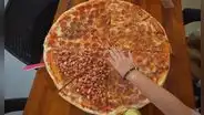 La pizza más grande del Perú se encuentra en Surco: ¿cuánto cuesta y qué variedades hay?