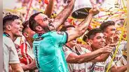 Universitario 204: ¿Qué jugadores dejaron el club y quiénes llegaron para el centenario?