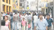 La mitad de los peruanos no quiere invertir su dinero