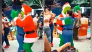 Captan al Grinch bailando en fiesta, y usuarios dicen: “No le gusta la Navidad, pero ama la salsa”