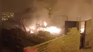 Villa el Salvador: incendio se registra en taller de carpintería