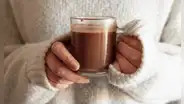 ¿Por qué se toma chocolate caliente en Navidad y cómo los peruanos adquirimos la tradición?
