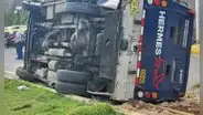 Camión de caudales se vuelca en Costa Verde y deja una persona fallecida