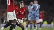 Manchester United volteó 3-2 a Aston Villa con doblete de Garnacho y le da un respiro a Ten Hag