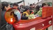Mujer muere y su pareja pierde una pierna en accidente tras hacer compras navideñas en Arequipa