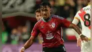¿Por qué Renato Tapia podría firmar por otro club aunque tiene contrato vigente con Celta de Vigo?
