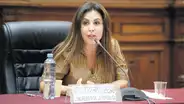 Patricia Chirinos pidió 13 licencias para incumplir semanas de representación