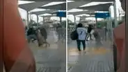Barranco: delincuentes propinan golpiza a joven al interior de una estación del Metropolitano