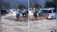 Lluvias en Huánuco provocan huaico que bloquea Carretera Central de Tingo María: auto queda atrapado