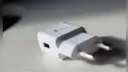 ¿Por qué deberías desenchufar el cargador de tu celular aunque no tengas nada conectado?