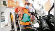 Aplazan a 2025 uso de combustibles bajos en azufre