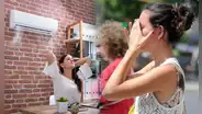 Si salgo de un lugar con aire acondicionado a la calle, ¿qué le pasa a mi cuerpo?