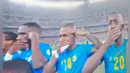 Copa África: jugadores de Congo simulan un disparo en semifinal para denunciar la violencia en su país