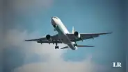 Hombre de 63 años muere dentro de avión tras derramar litros de sangre por nariz y boca