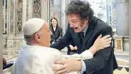 Vaticano: papa Francisco y Javier Milei se dan abrazo de reconciliación