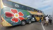 Piura-Lambayeque: choque entre bus de empresa Flores y tráiler deja 2 muertos y 16 heridos