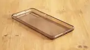 ¿Es buena idea utilizar la funda protectora que llega en la caja del celular nuevo que compraste?